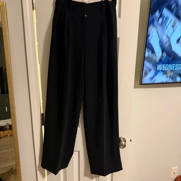 NWOT Aritzia Effortless Pant - Picture 2 of 3